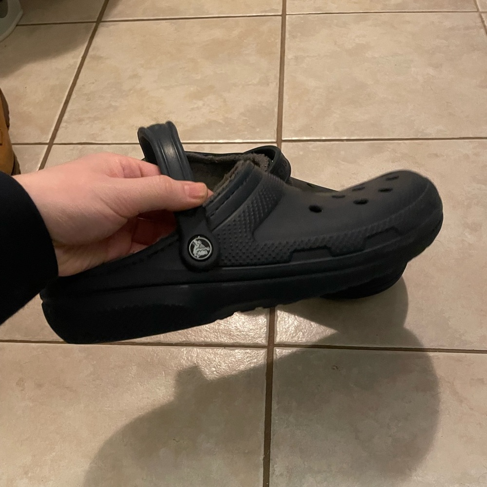 Navy blue Crocs with insoles. Great condition!